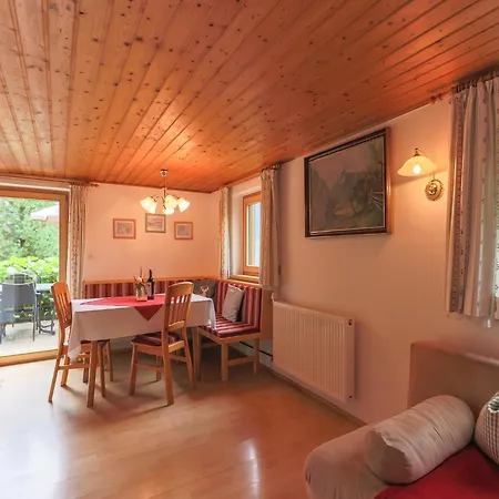펜션 Cosy Near Area, Cleaning Included *